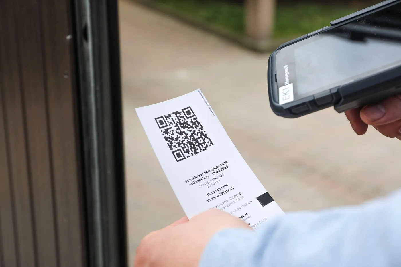   Mitarbeiter Einlass und Ticketkontrolle (W/M/D)