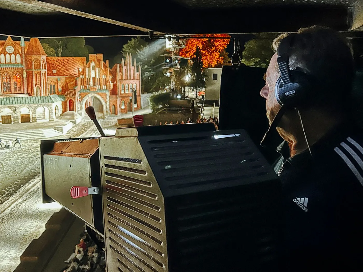 Mitarbeiter Beleuchtung: Followspot-Fahrer (W/M/D)